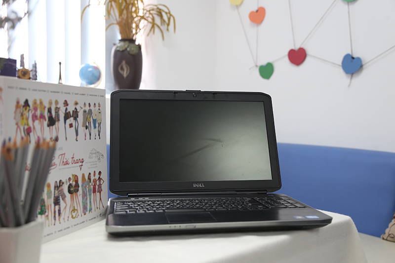 Laptop cũ Dell Latitude E5530 (Core i5 3210M, 4GB, 250GB, Intel HD Graphics 4000, 15.6 inch)
